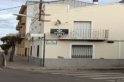 House for sale in Montijo, Badajoz. 